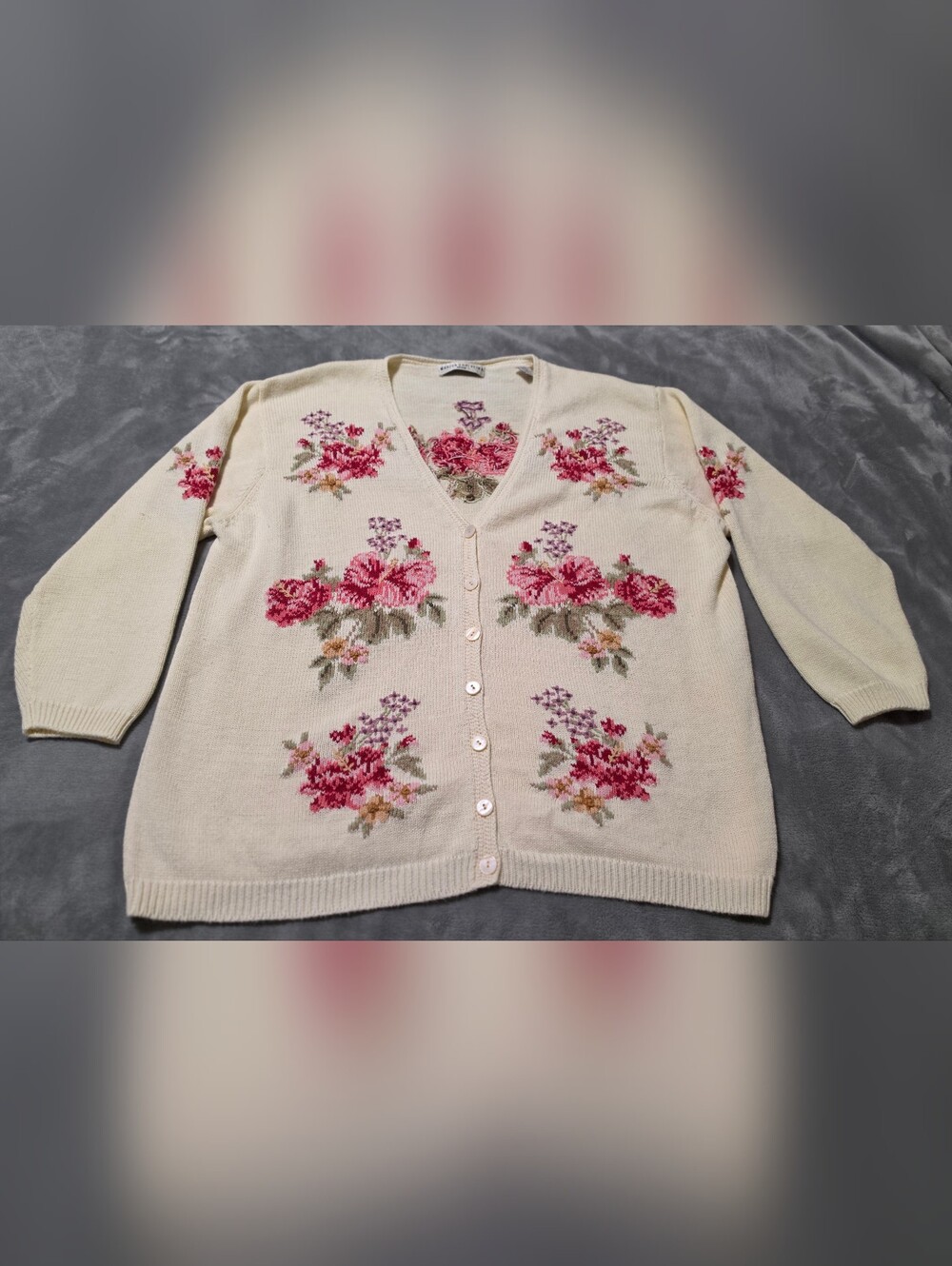 Beautiful vintage Marisa Christina Woman button-front cardigan